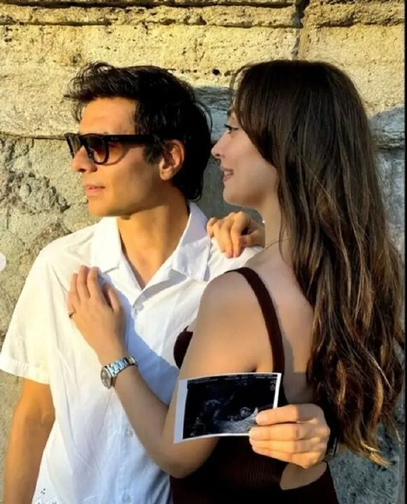 Cansel Elçin ve Zeynep Tuğçe Bayat müjdeyi fotoğraf paylaşımıyla verdi