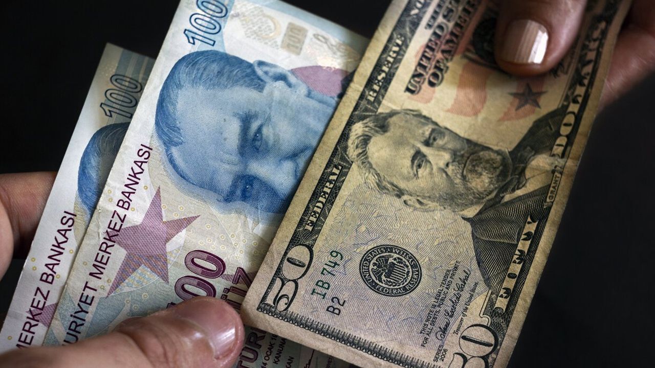 HSCB&#039;den ters köşe dolar/TL tahmini! Merkez Bankası faiz indirimleri için tarih verdi