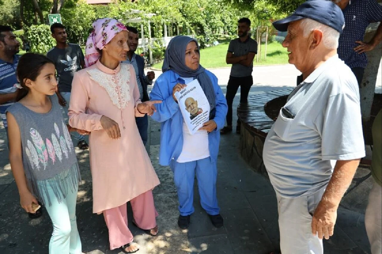 Sokak sokak gezip babasını sordu! 'En azından bir mezarı olsun' - 6. Resim