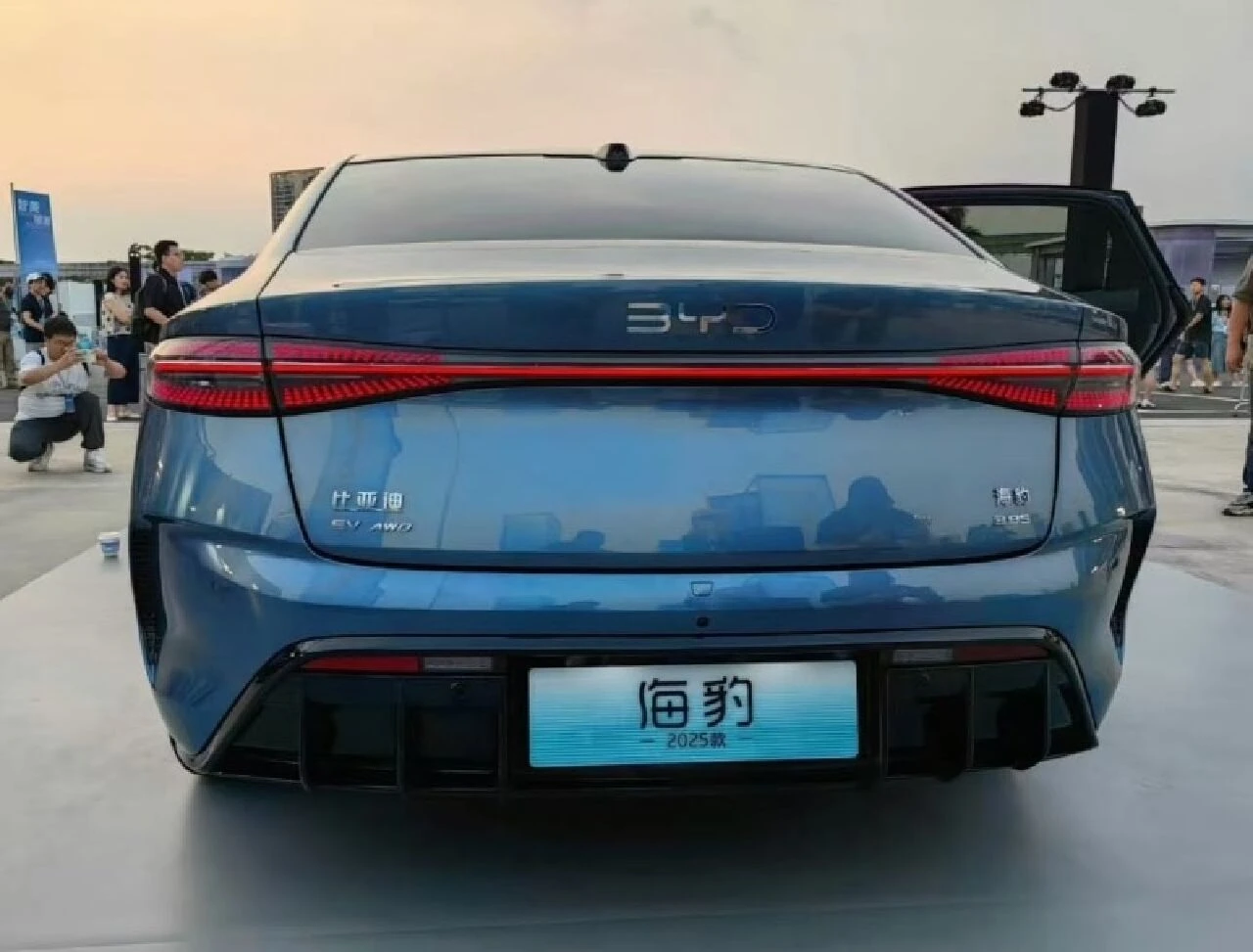 Tesla Model 3'e dişli rakip 2025 BYD Seal tanıtıldı - 2. Resim