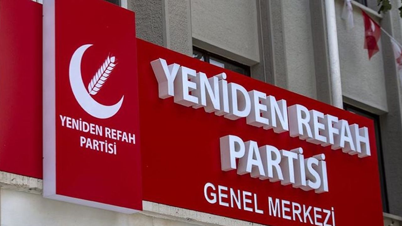 Yeniden Refah Partisi’nde şok!  Aziziye Belediye Başkanı Emrullah Akpunar istifa etti