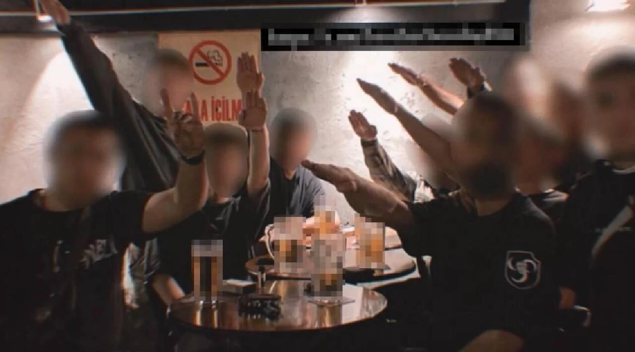 Eskişehir'deki saldırı sonrası Ataman Kardeşler'in pozları yeniden gündemde: Nazi selamı, gamalı haç, kara güneş...