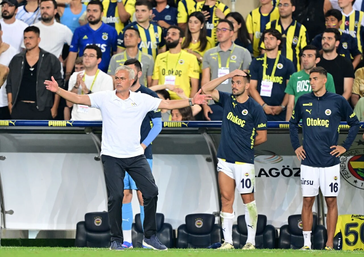 Fenerbahçe elendi, Acun Ilıcalı'ya sert eleştiri geldi: Survivor'dan başka kadro kurmuş mu? - 3. Resim