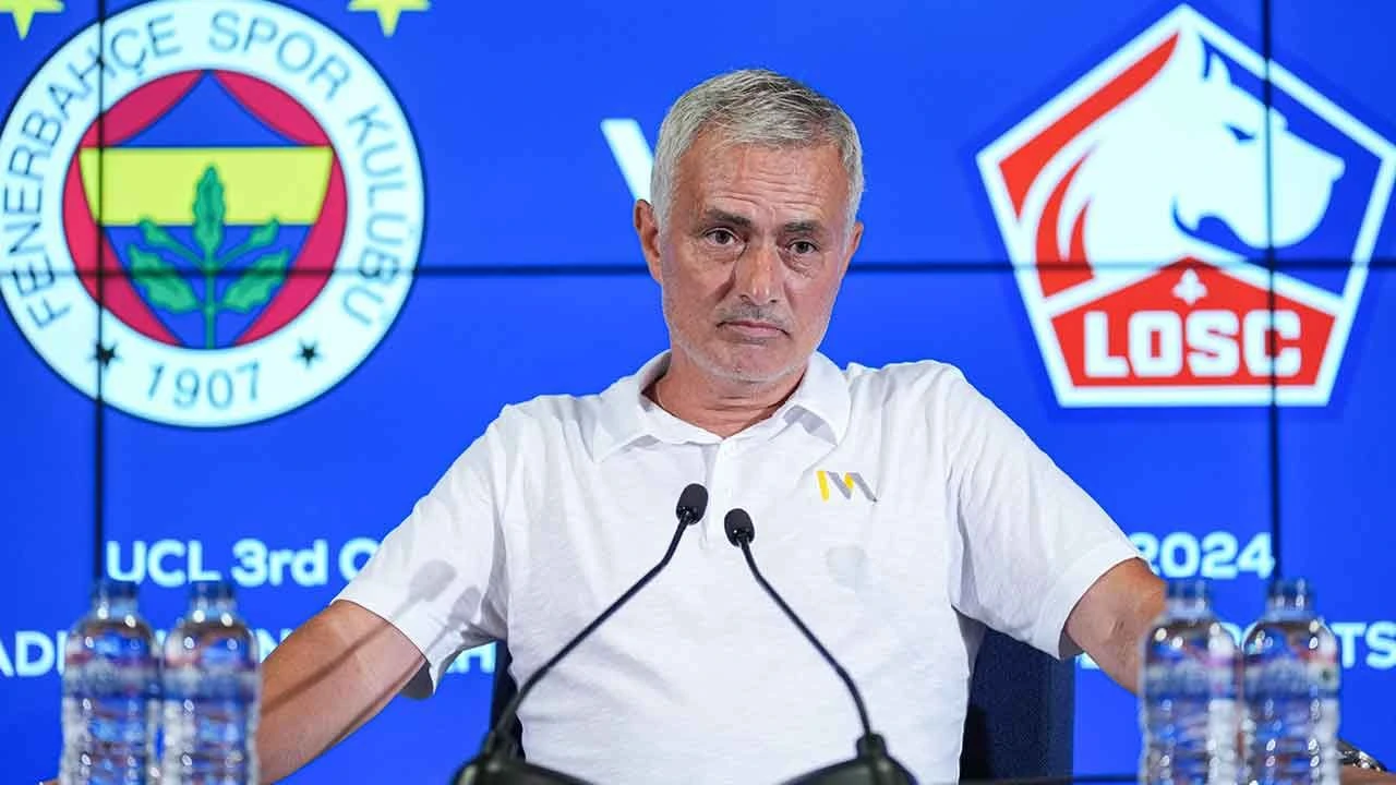 Fenerbahçe'de Mourinho, Lille maçı sonrası hakeme isyan etti, Avrupa Ligi'ni işaret etti - 1. Resim