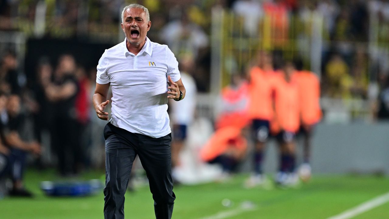 Fenerbahçe&#039;nin Lille&#039;e elenmesi Avrupa basınında geniş yankı uyandırdı: Manşetleri Jose Mourinho süsledi!