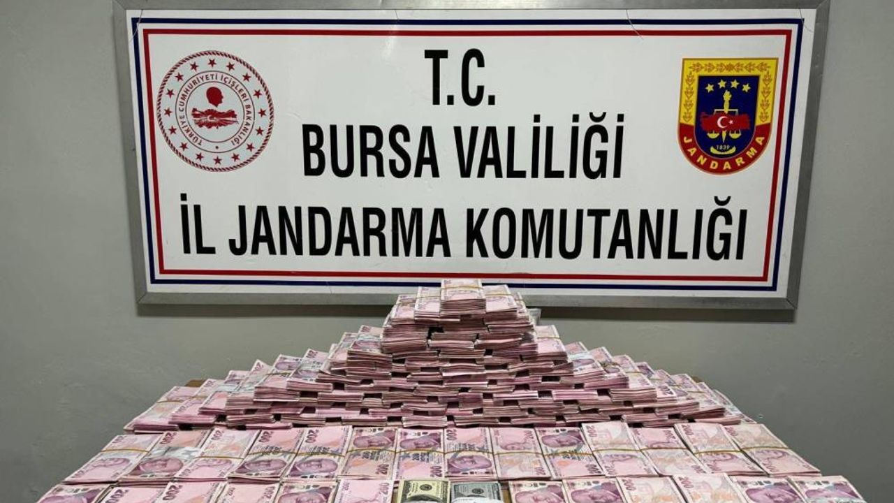 Bursa&#039;da turist kabusu: Suç makinelerinden 3 milyonluk gasp!