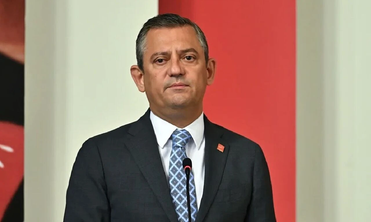 Özgür Özel'in ayağı kırıldı! Filistin özel oturumuna katılmamıştı