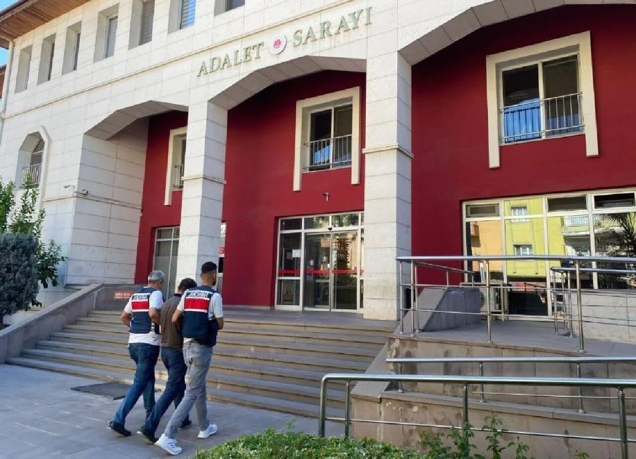 Sosyal medyada PKK propagandası yapan şüpheliler gözaltına alındı - 1. Resim