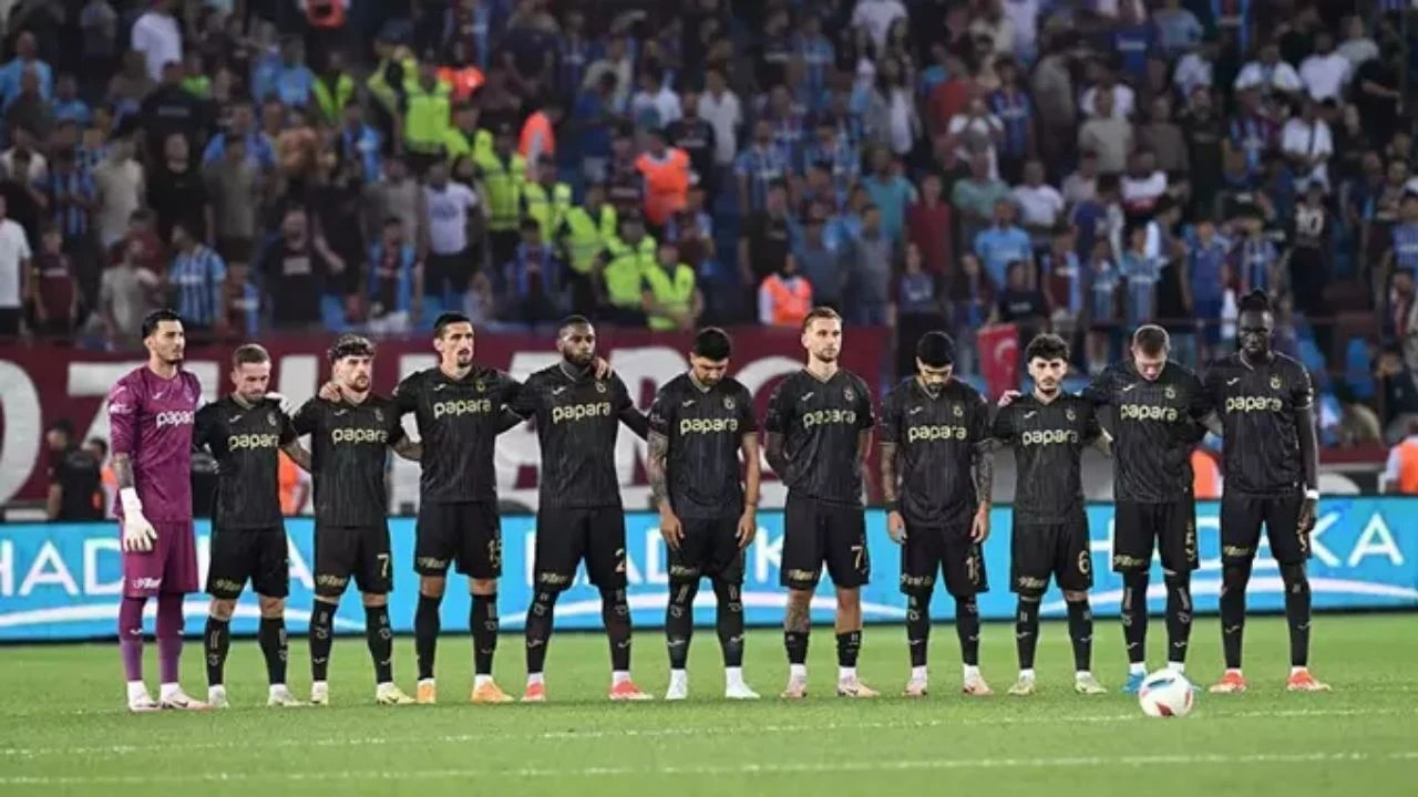 Trabzonspor Rapid-Wien maçının saat kaçta ve hangi kanalda yayınlanacağı belli oldu - 2. Resim