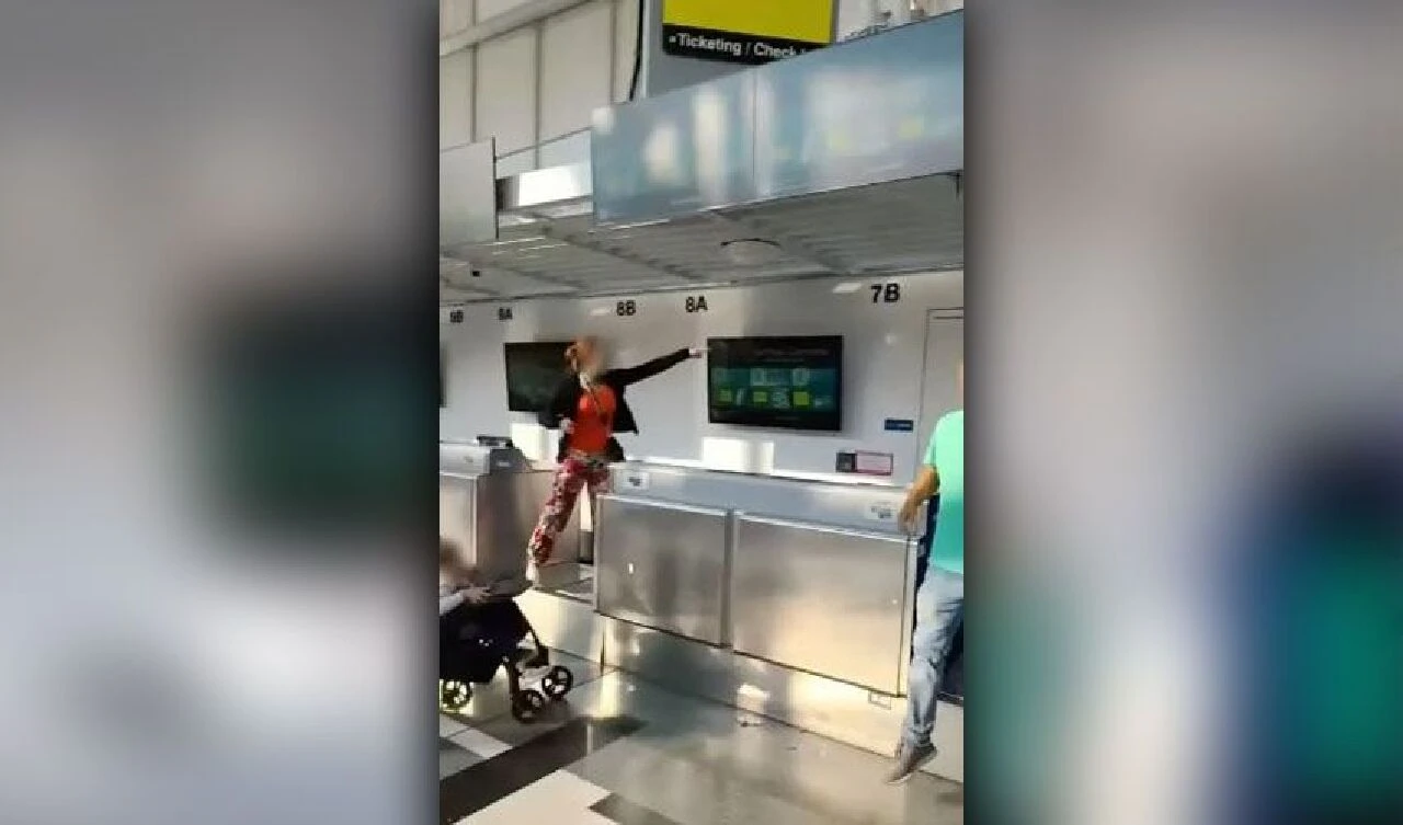 Uçağı kaçıran yolcu sinir krizi geçirip çalışanlara saldırdı! O anlar kameraya böyle yansıdı