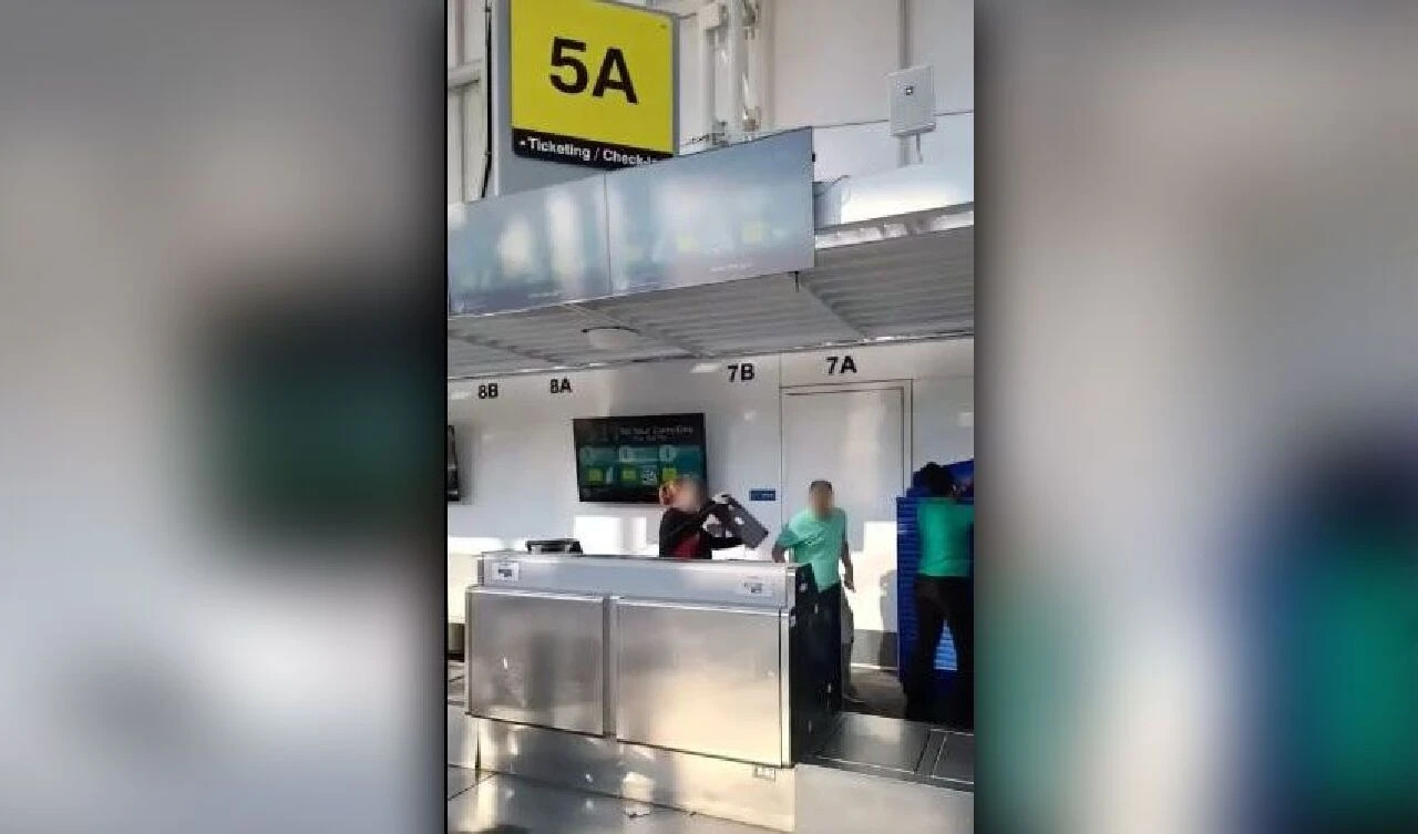 Uçağı kaçıran yolcu sinir krizi geçirip çalışanlara saldırdı! O anlar kameraya böyle yansıdı