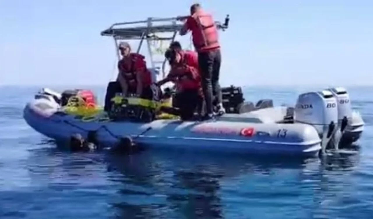 5 gün sonra acı haber geldi! Batan teknede kaybolan 3 kişinin cansız bedenine ulaşıldı - 1. Resim