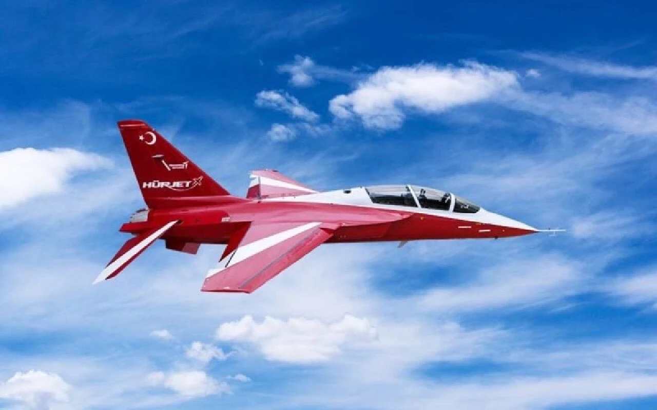 HÜRJET dalya dedi: Yerli ve milli jet uçağımız 100. uçuşunu tamamladı