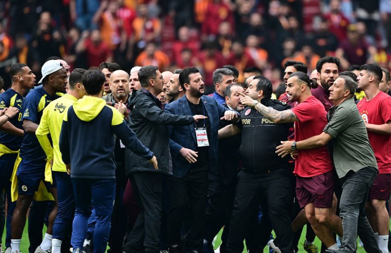 Son dakika | Olaylı Galatasaray-Fenerbahçe derbisine ilişkin iddianame düzenlendi! İki futbolcu için hapis cezası talebi - 1. Resim