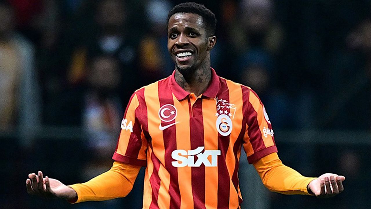 Wilfried Zaha transferi sarpa sardı! Leicester&#039;dan Galatasaray&#039;a maaş şartı