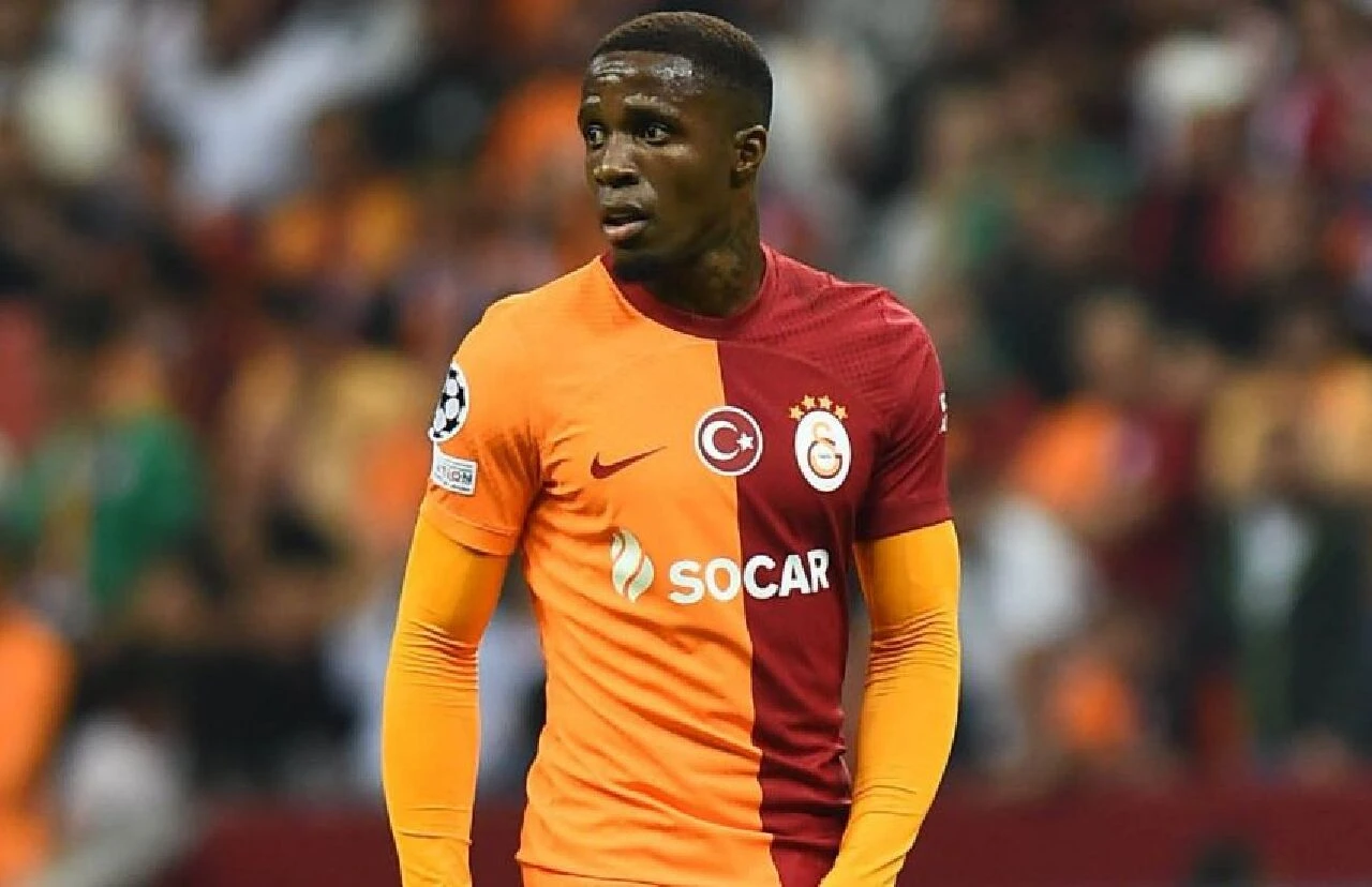 Wilfried Zaha transferi sarpa sardı! Leicester'dan Galatasaray'a maaş şartı - 1. Resim