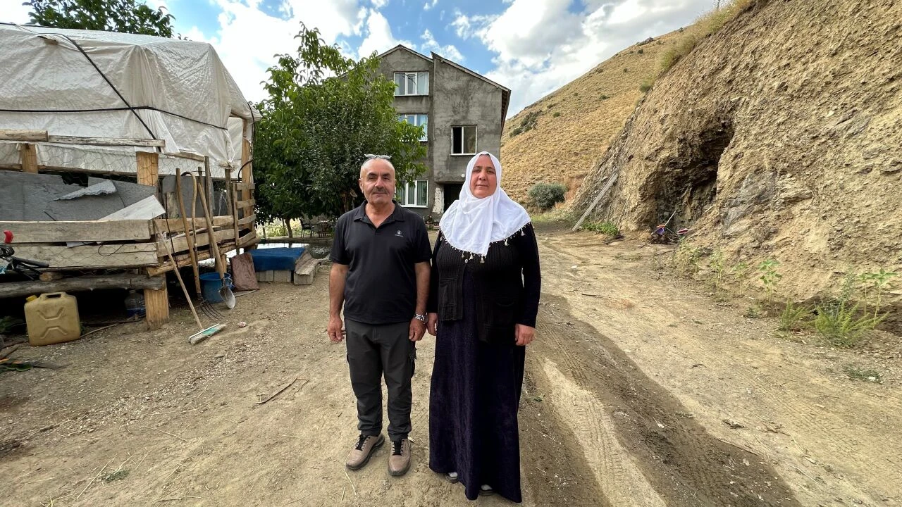 10 yıldır elektrik faturası ödemiyor! Ailesiyle beraber tek başına Hakkari dağlarında yaşıyor - 1. Resim