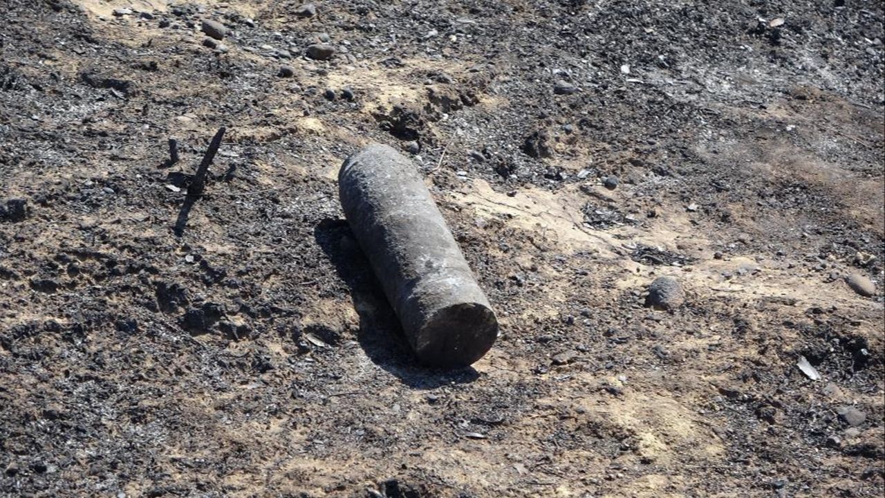 Orman yangınından tarih çıktı! Çanakkale Savaşı&#039;ndan kalma patlamamış top mermisi paniğe neden oldu