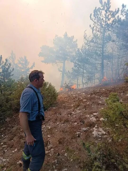 Son dakika I İzmir'de alev alev yanıyor! Yerleşim yerlerine sıçradı: İşte dakika dakika gelişmeler... - 3. Resim