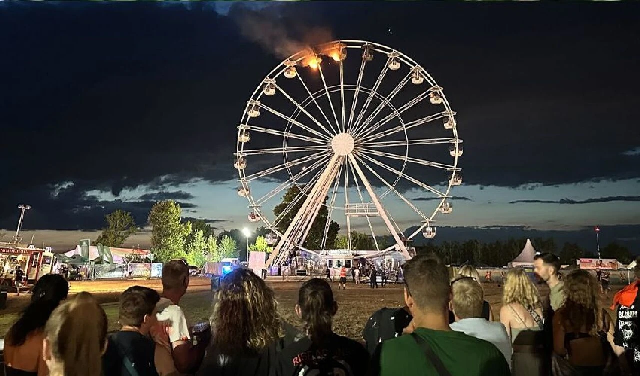 Almanya'daki müzik festivalinde yangın paniği: Çok sayıda kişi yaralandı - 1. Resim