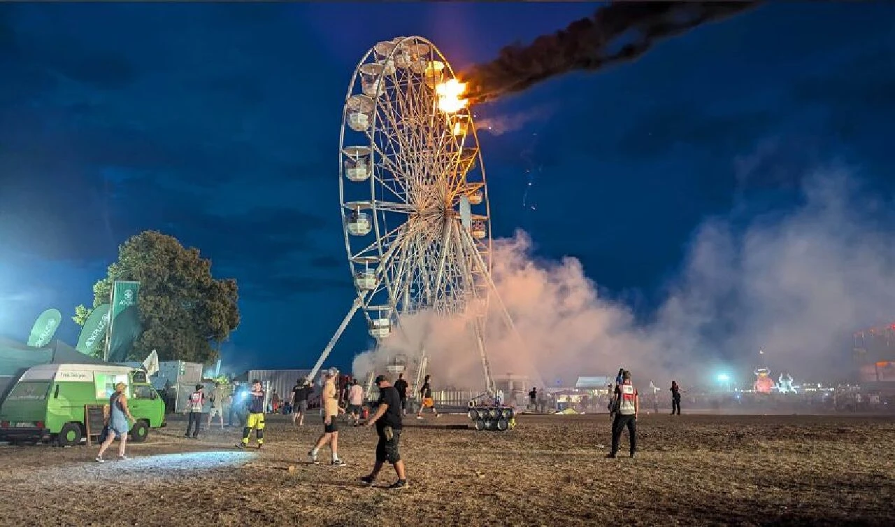 Almanya'daki müzik festivalinde yangın paniği: Çok sayıda kişi yaralandı - 2. Resim