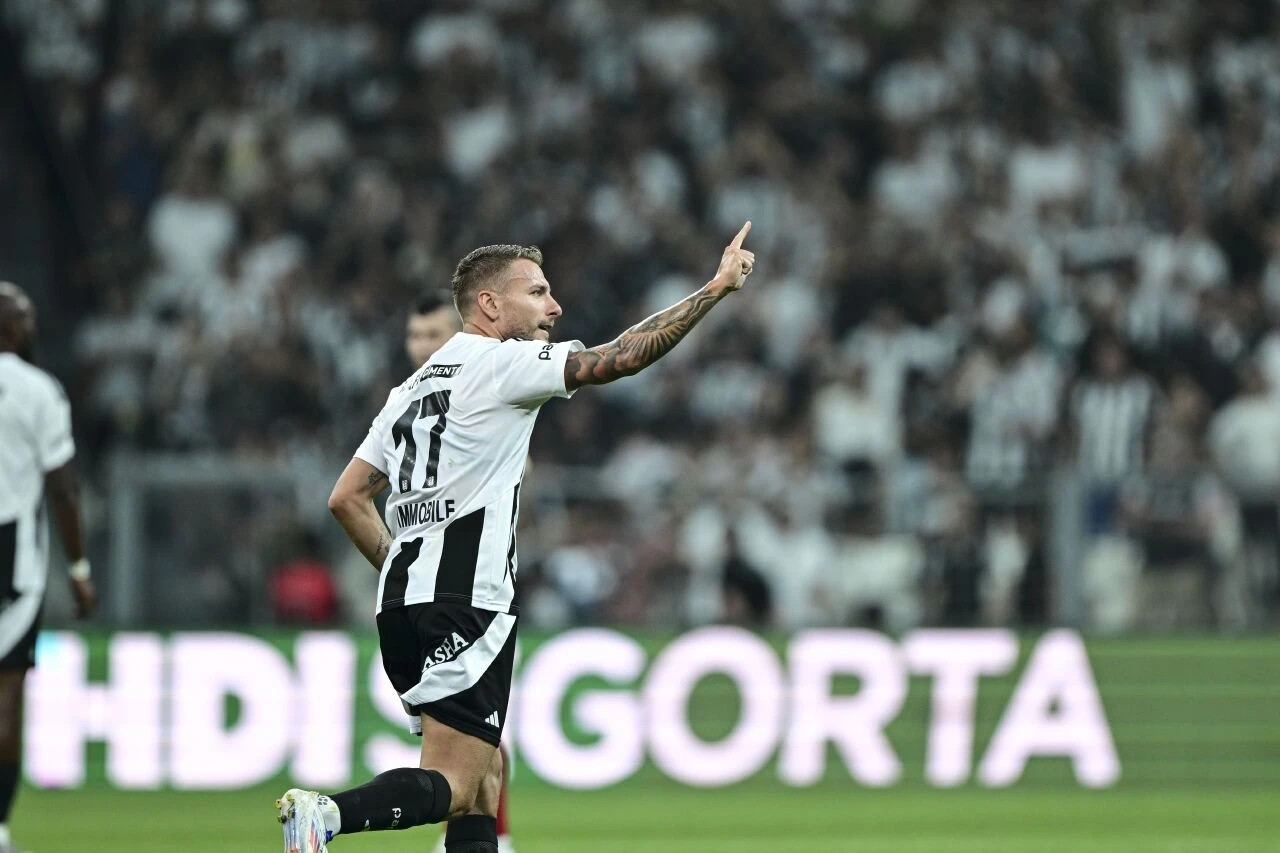 Beşiktaş Trendyol Süper Lig maçında Antalyaspor'u 4-2'lik skorla mağlup ederek kazandı! - 6. Resim