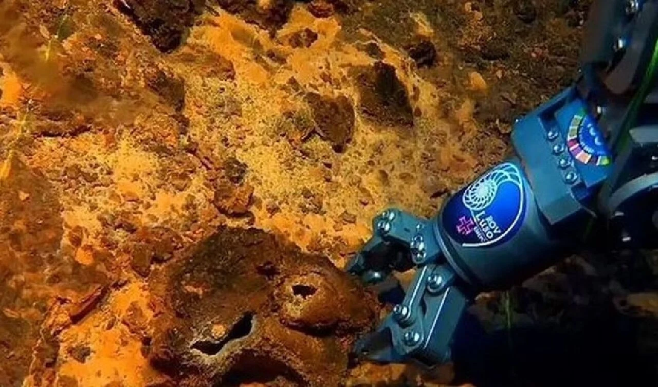 Bilim insanları turistik bir yerin yakınında keşif yapıyorlardı! Gerçek Atlantis'i buldular - 2. Resim