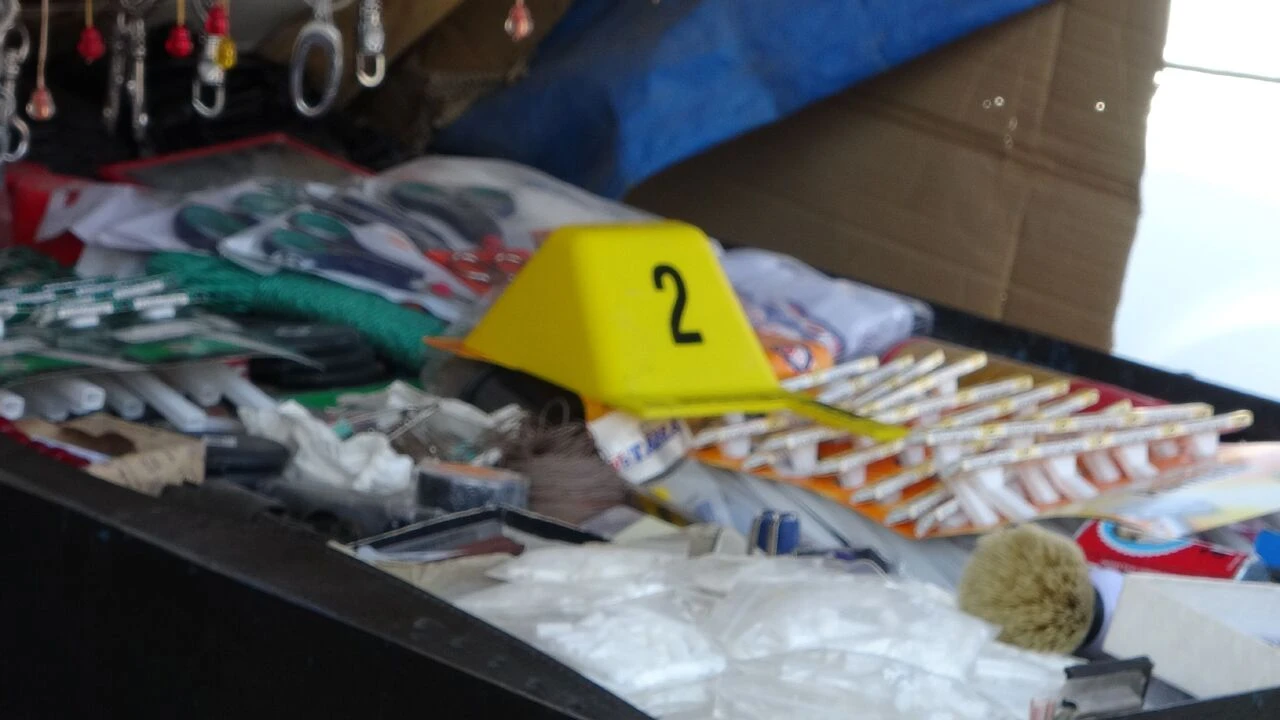 Seyyar satıcı pahalı ürün satıyor diye başlayan tartışma bıçaklı kavgaya döndü - 1. Resim