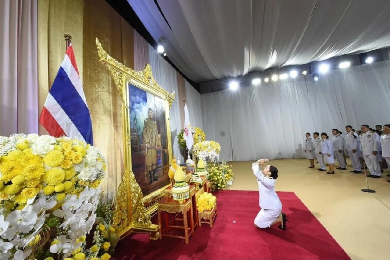 Tayland'ın en genç Başbakanı Paetongtarn Shinawatra koltuğuna oturdu - 2. Resim