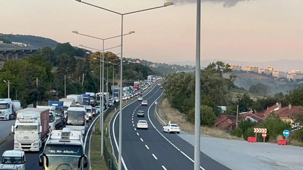 Bolu Dağı'nda pazar günleri 14.00 ile 23.00 aralığında ağır taşıtlara sınırlandırma geldi