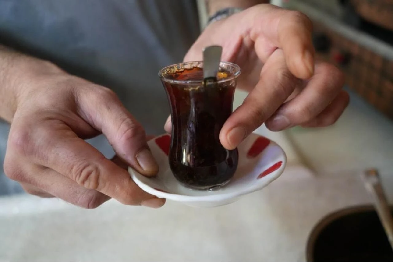 Çaycılar evde demlenen çaydaki en büyük yanlışı açıkladı!