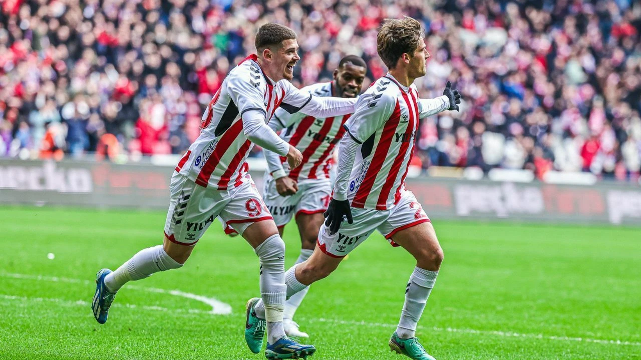 Süper Lig'in 3. haftasında Başakşehir ve Samsunspor arasında oynanacak maç ertelendi - 2. Resim