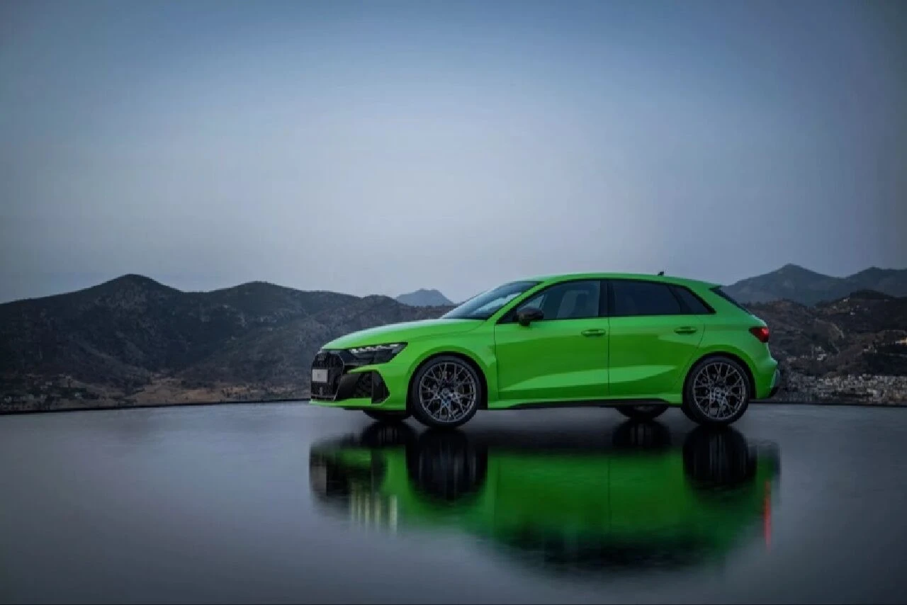 2025 Audi RS3 tanıtıldı: 394 beygir, 290 km maksimum hız ve dahası!