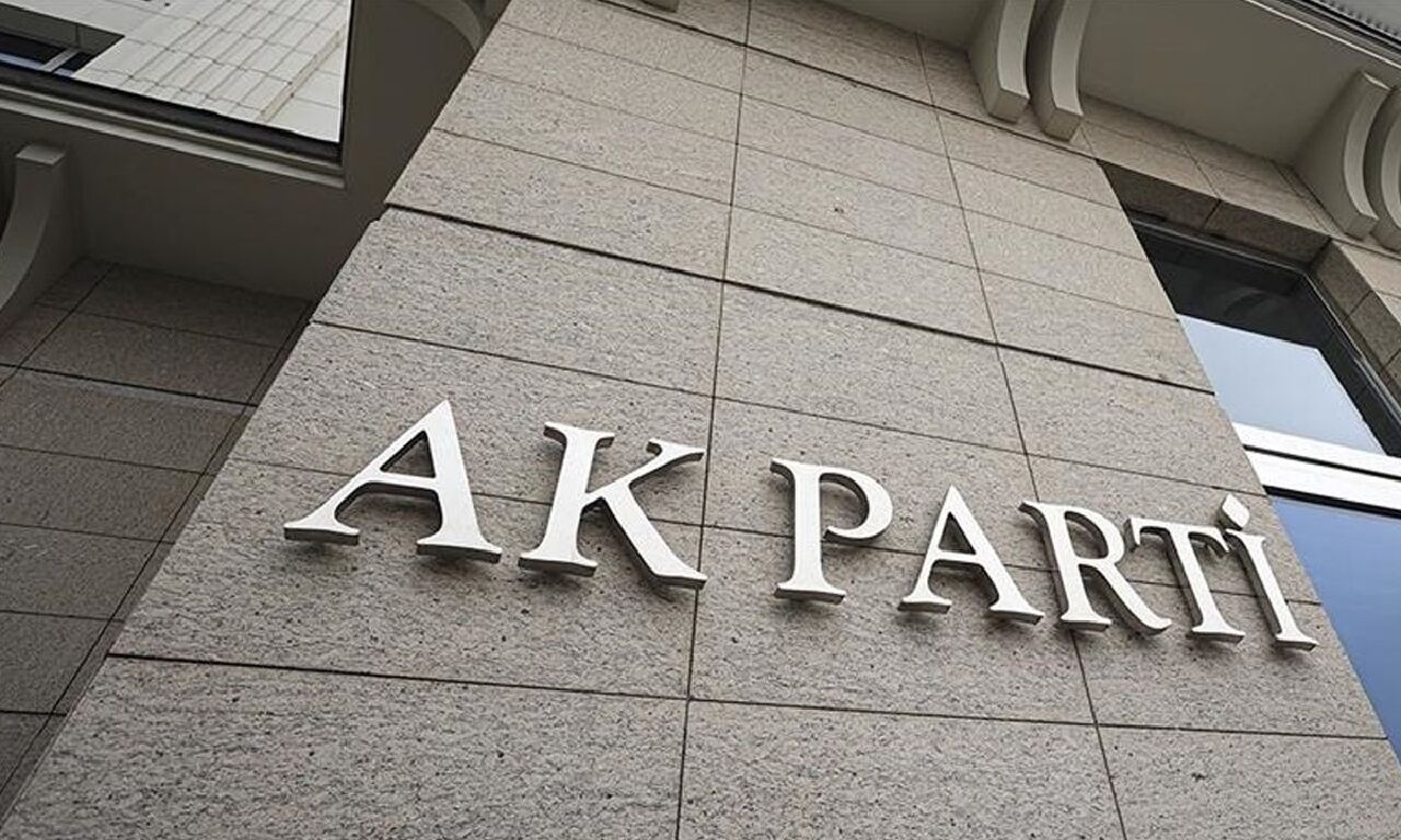 AK Parti'de seçim için 'erken' mesai: Gurbetçilere kitapçık dağıtıldı - 2. Resim