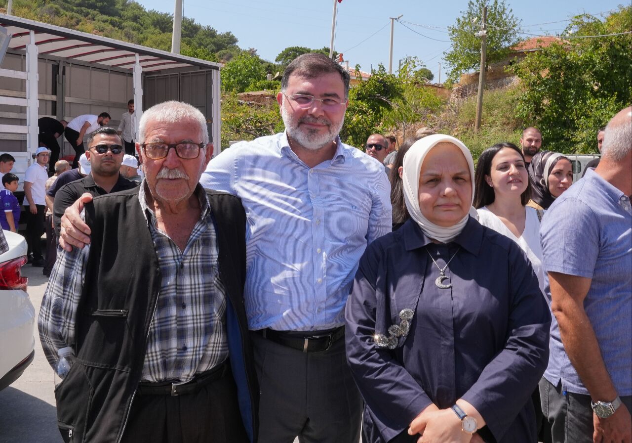 Cumhurbaşkanı Erdoğan İzmir yangınından etkilenenlerle görüştü,  söz verdi - 2. Resim