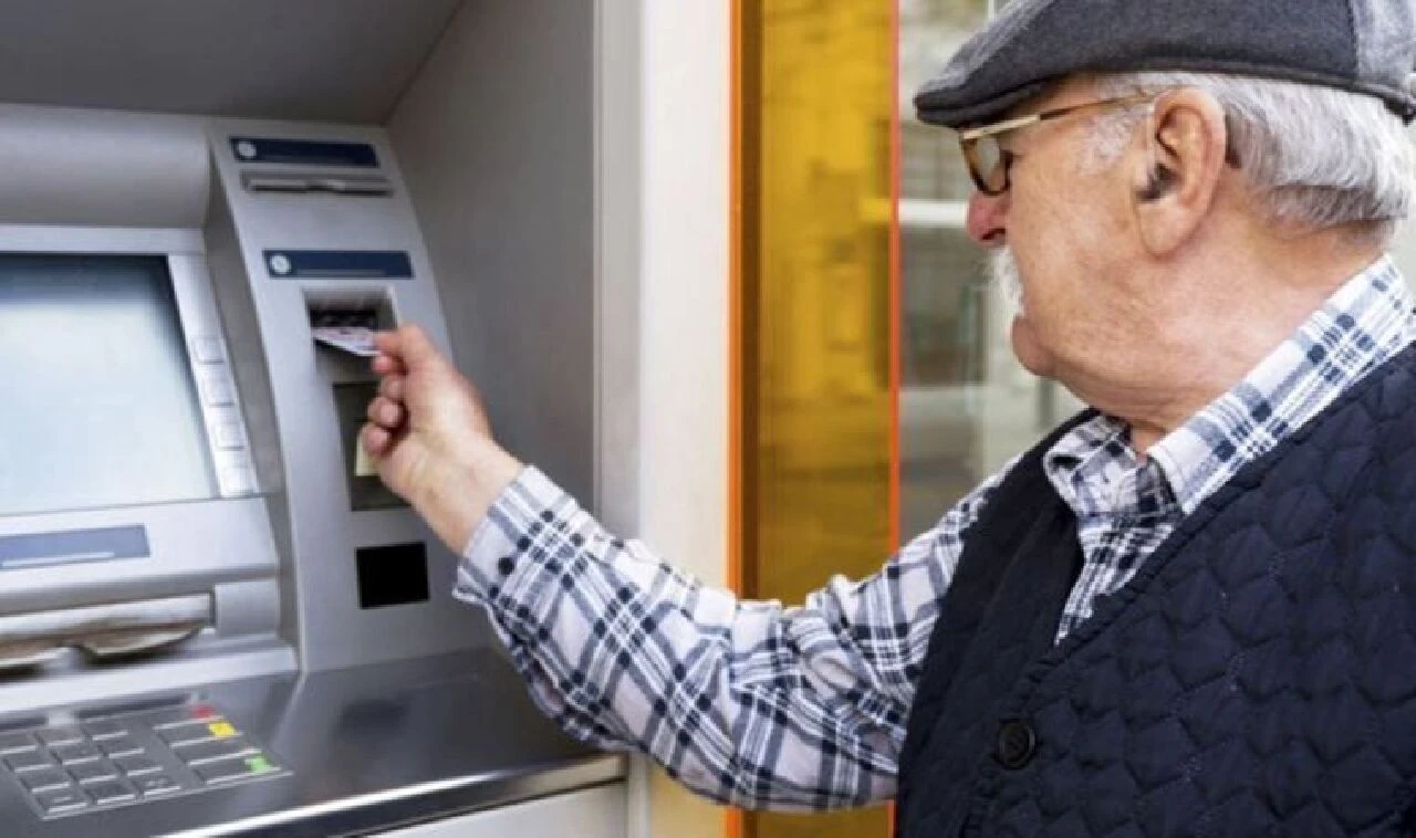 Emekli maaşı ve asgari ücrete zam için harekete geçtiler: Taleplerimizi kale alın