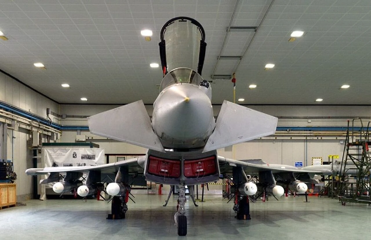 Eurofighter Typhoon ile ilgili çarpıcı açıklama! ABD pilotu ortadan kalkacağı tarihi verdi