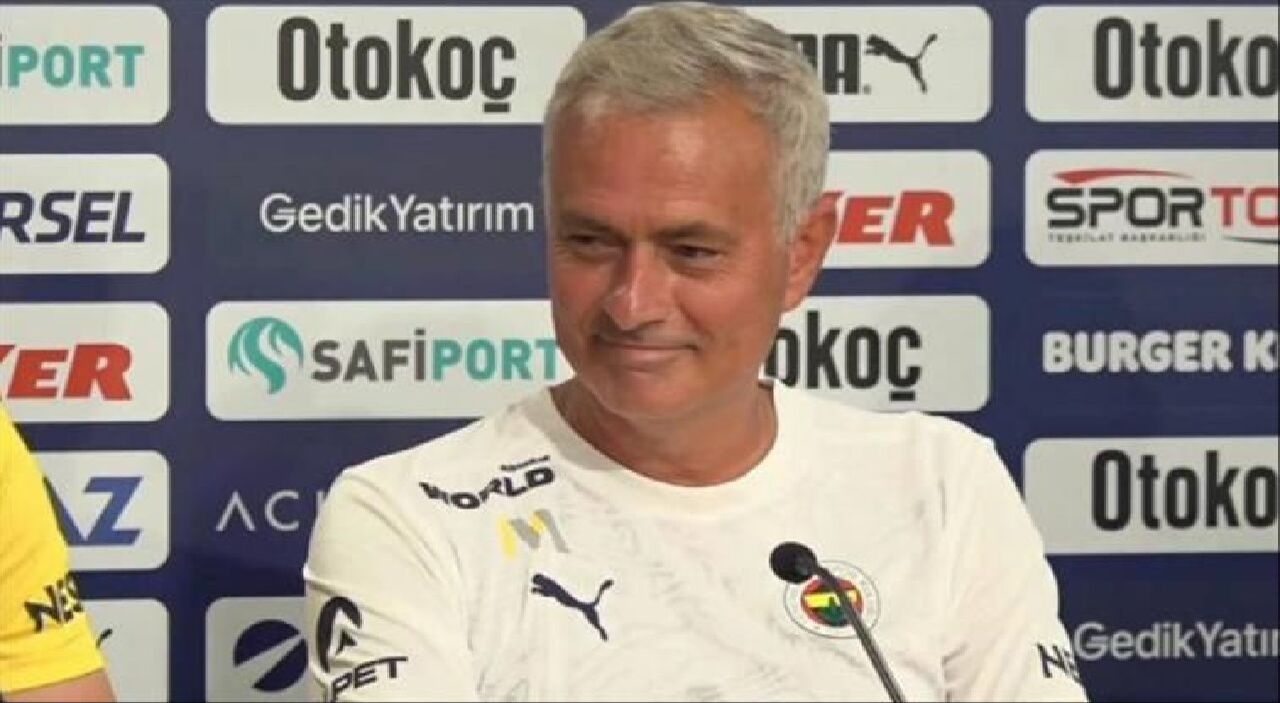 Jose Mourinho olası Ferdi Kadıoğlu ayrılığı sonrası ilk isteği belli oldu! - 2. Resim