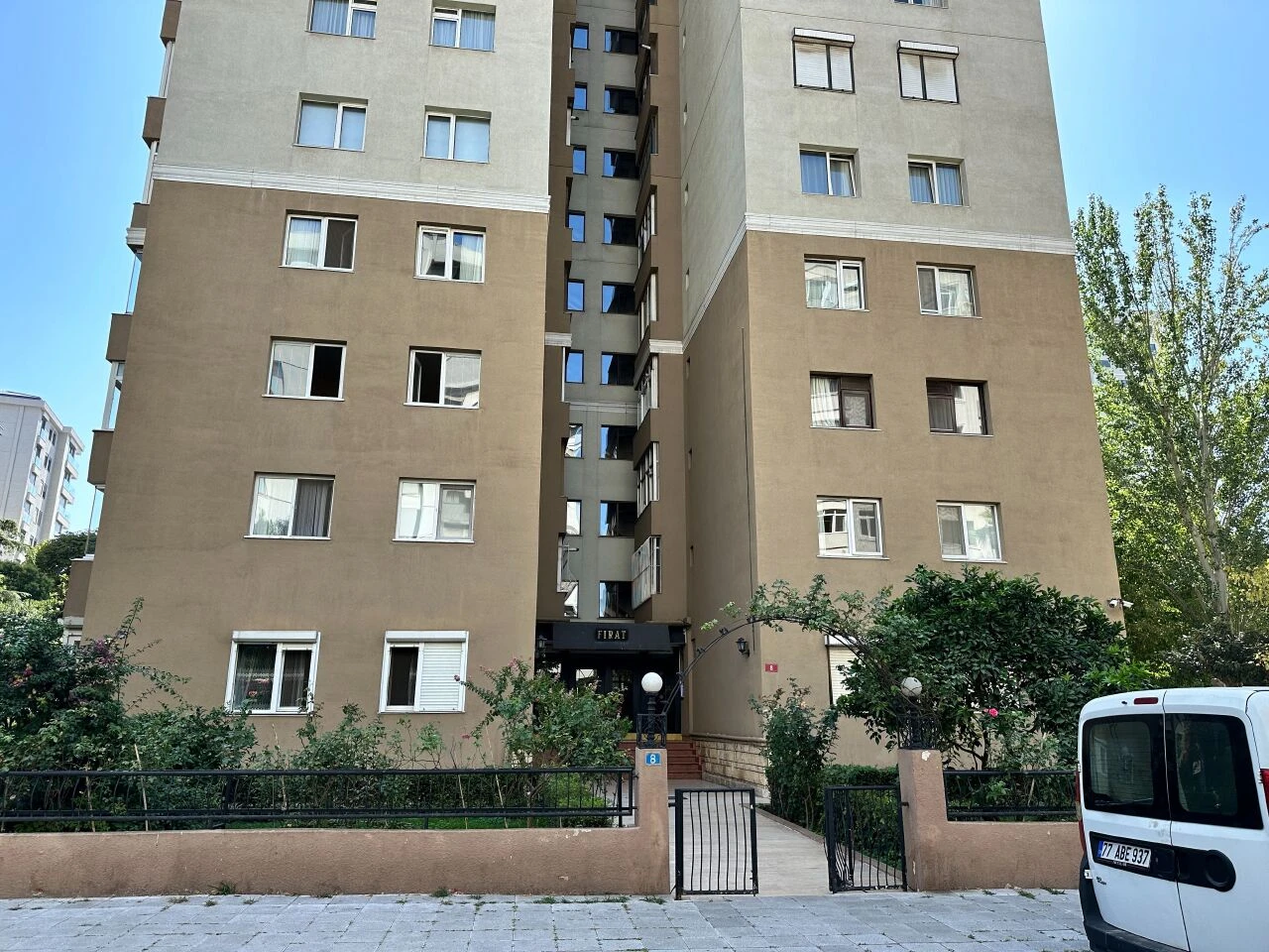 Kadıköy'de vahşet! Amatör müzisyen elleri, ayakları ve ağzı bağlanmış halde ölü olarak bulundu - 2. Resim