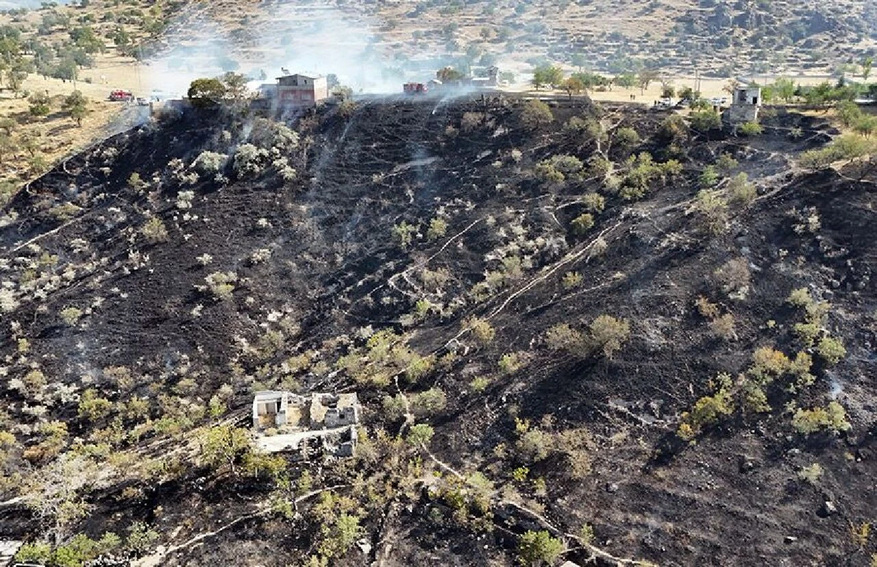 Kayseri'de ürküten anlar: Evin etrafını alevler sardı