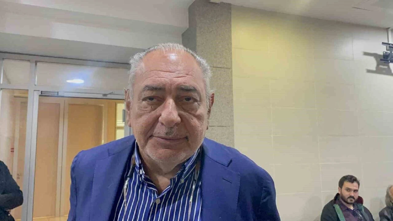 Merdivenlerden düşen Reha Muhtar entübe edildi! Sağlık durumuna dair bilgi bekleniyor - 1. Resim