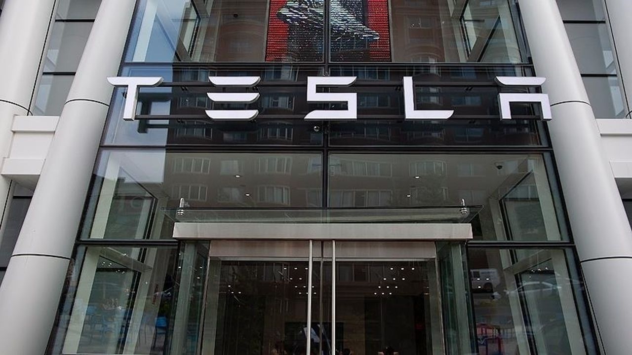 Tesla&#039;nın açtığı iş ilanı gündem oldu! Saati 48 dolarlık iş için boy şartı var