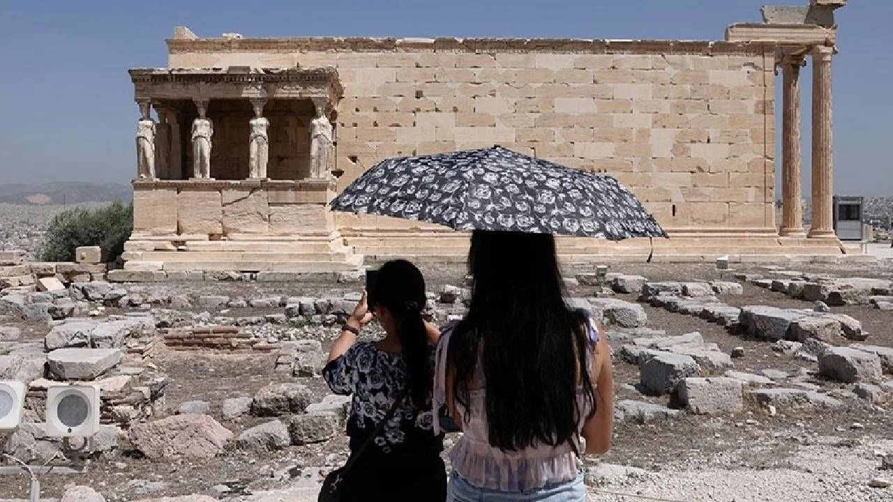 Yunanistan kabusu yaşadı: Bir gecede 31 bin kez yıldırım ve şimşek çaktı - 2. Resim