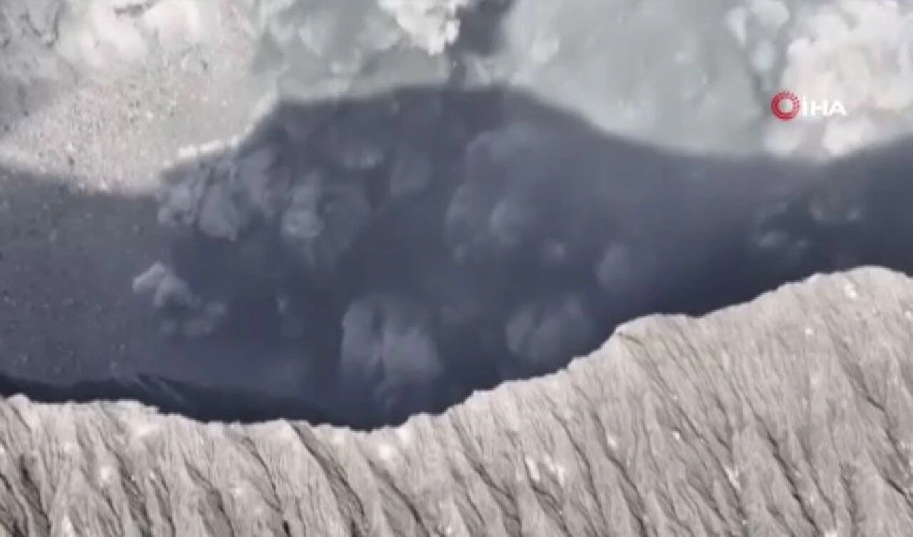 Dağcıların tırmanışı esnasında yanardağ patladı! İşte o korku dolu anlar - 2. Resim