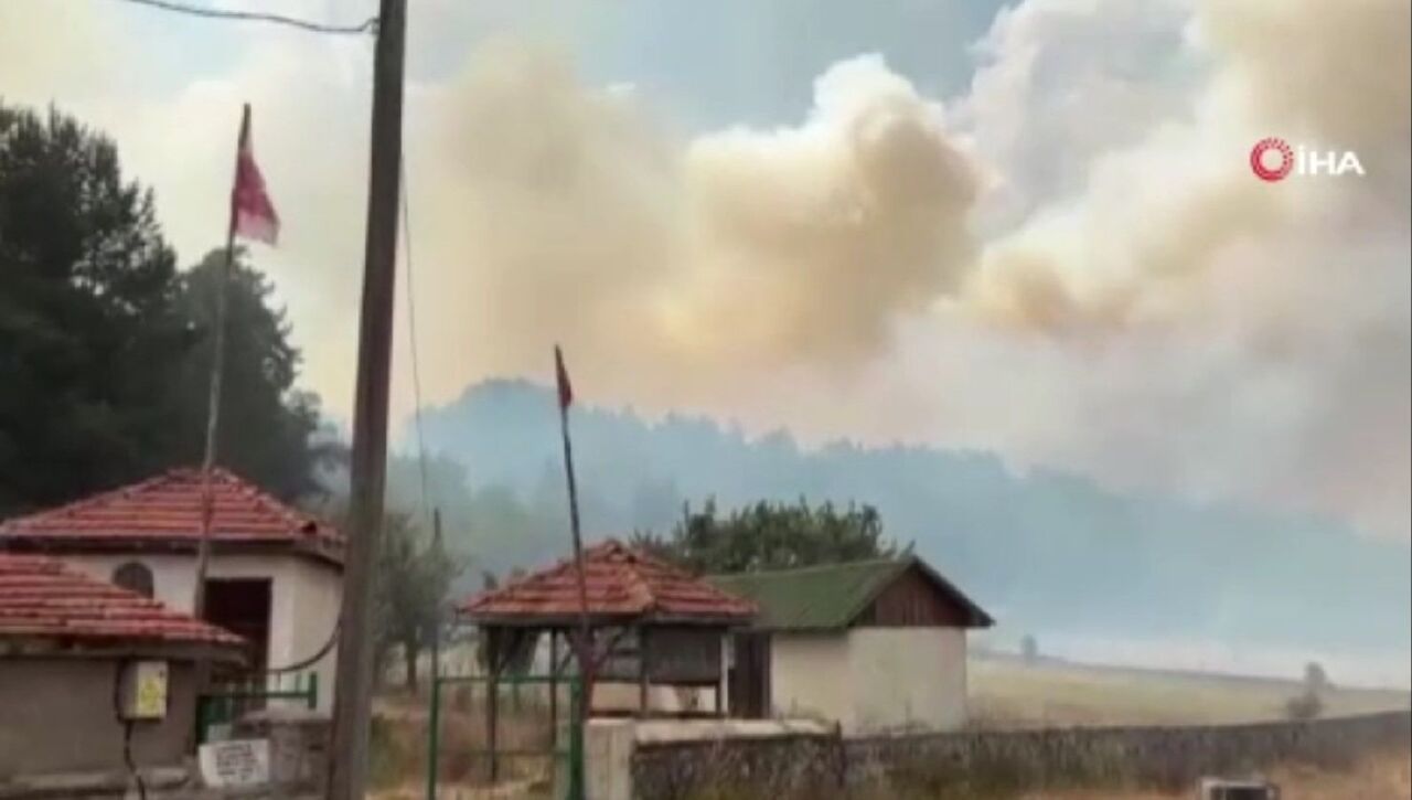 Son dakika | Ankara'da orman yangını: Alevler büyüyor, Bolu'ya sıçradı! Ekipler seferber - 2. Resim