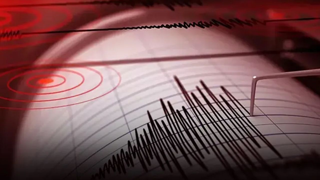 Son dakika | Çanakkale&#039;de şiddetli deprem! Kandilli verileri paylaştı