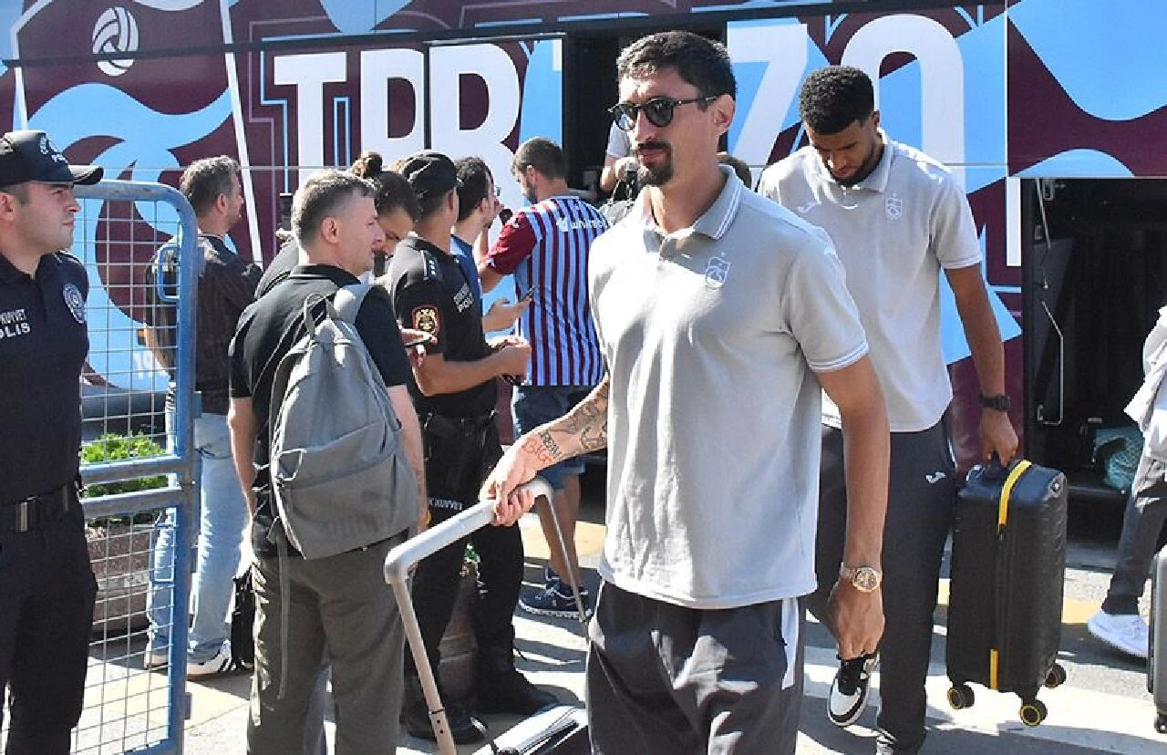 UEFA Konferans Ligi için kritik viraj! St. Gallen ile karşılaşacak Trabzonspor İsviçre'ye gitti