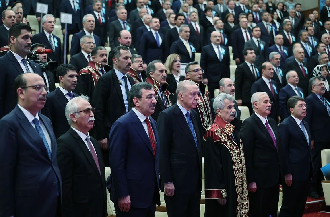 Yeni Anayasa'nın detayları ortaya çıktı: Mehmet Uçum tarih vererek açıkladı! Yüzde 50+1 değişiyor mu? - 1. Resim