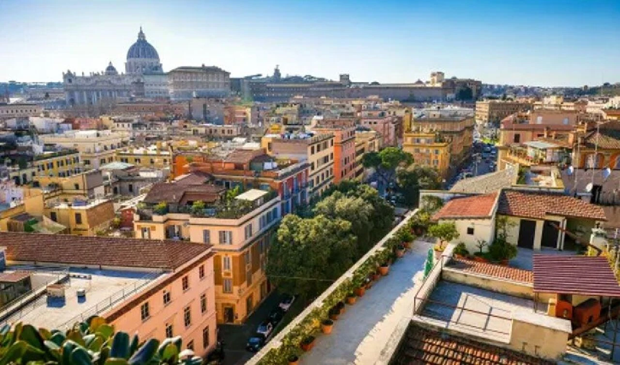 Bir garip hırsızlık olayı: Kitaptan başını kaldıramayınca yakayı ele verdi - 1. Resim