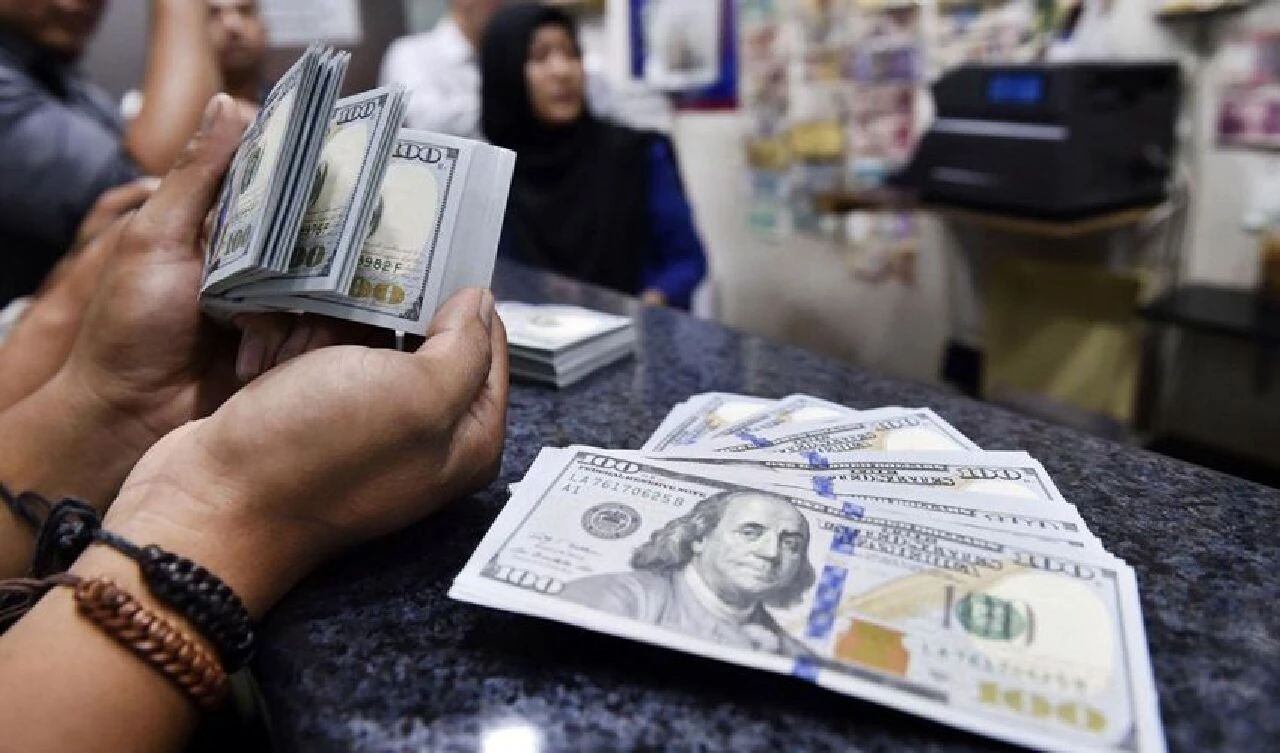Dolar/TL için nisan ayından beri ilk! Döviz alacaklar dikkat: Kapalıçarşı-piyasa makası açıldı